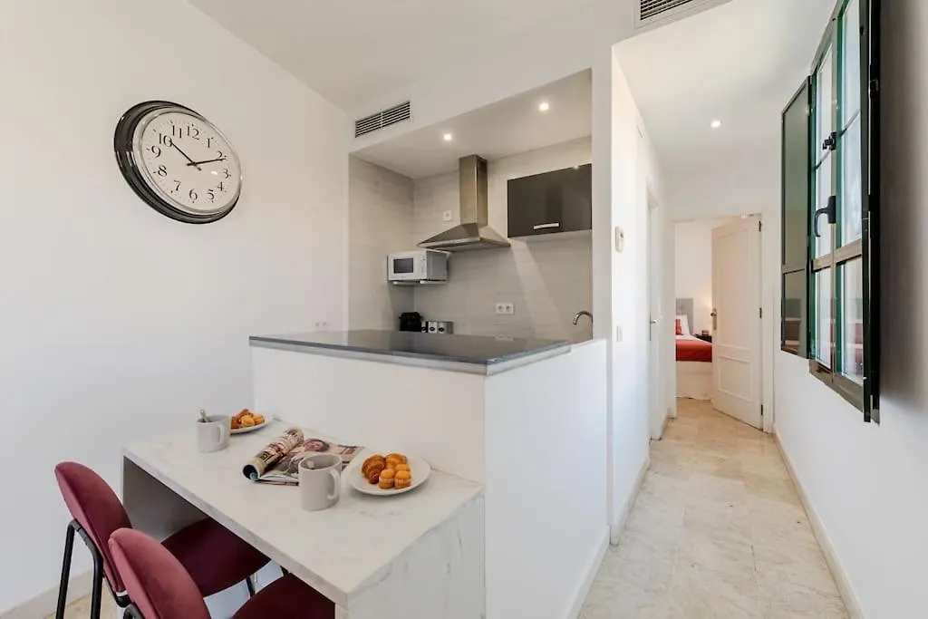 Avanti Hercules Seville Apartment